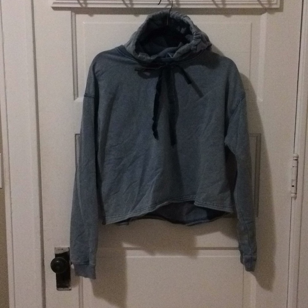 Oversized crop hoodie